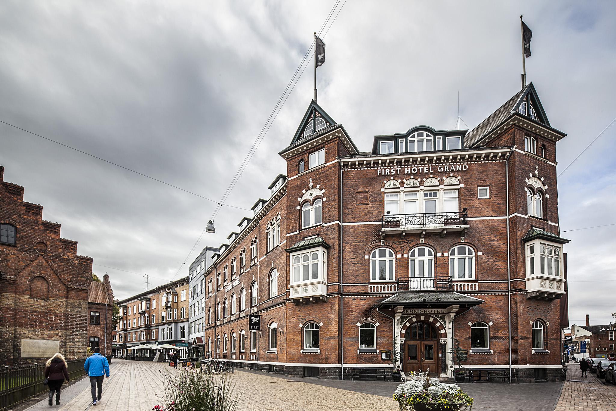 First Hotel Grand Odense Extérieur photo
